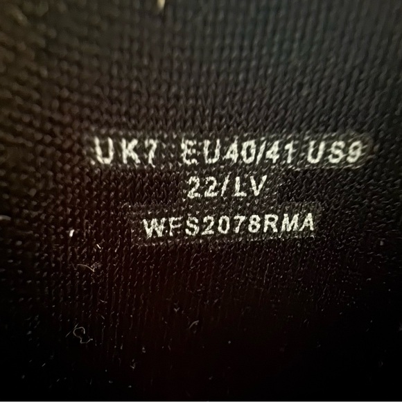 HUNTER Original Chelsea Rain Boots - Picture 9 of 13